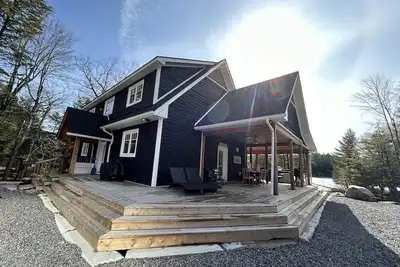 Image de New Build with Hot Tub & Steam Room, bonfire pits, flatland & sun all day :)