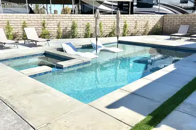 Image de Tranquil Indio Escape: close to Coachella and with an Amazing Pool Area