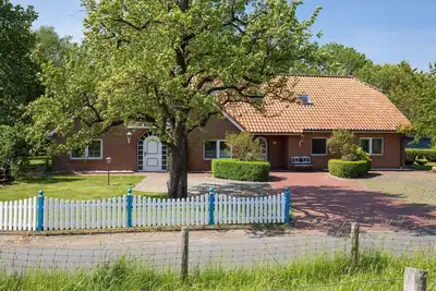 Image de Merveilleuse maison de vacances privée avec Wifi, Tv, terrasse, animaux admis et parking