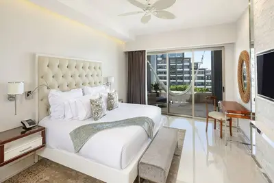 Image de An oceanview sanctuary, fabulous suite w/ radiant exteriors & extravagant rooms