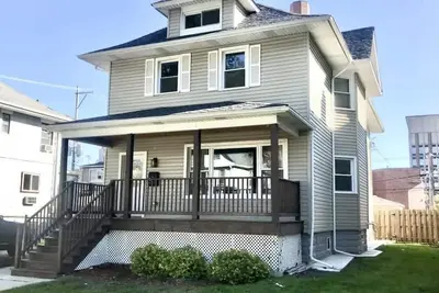 Image de Spacious 5-Bedroom Retreat in Forest Park