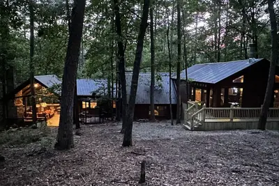 Image de Rustic & Peaceful Bent Pine Lodge- Newly Updated