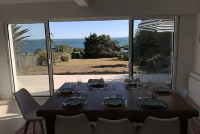 Image de Rare! Maison de vacances en front de mer avec accès direct mer et  plage