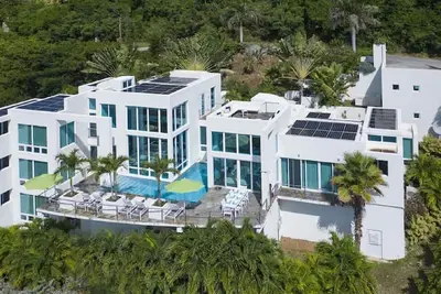 Image de Ultra Modern 5 Bedroom Home appeared on House Hunters Intl
