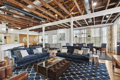 Image de Weeknight Discounts! Manhattan-style loft for families & corporate travelers!
