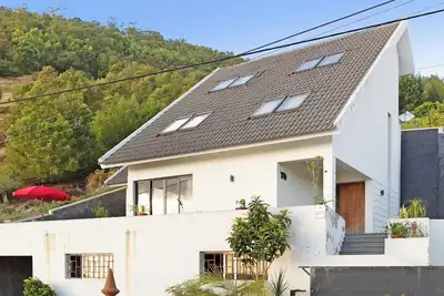 Image de Maison de vacances Madeira Aurelio Village avec vue sur la mer, Terrasse & Wi-Fi