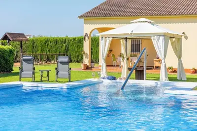 Villa \"Casa Rural Casa de Noa\" avec piscine privée, jardin privé & Wi-Fi