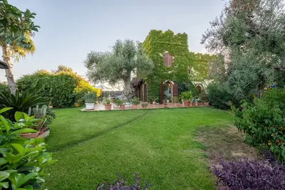 Image de Maison de vacances Tenuta del Normanno avec jardin, bain Ă remous et Wi-Fi