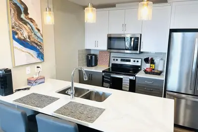 Image de Cozy & Tiny 1 Bedroom suite with dedicated parking