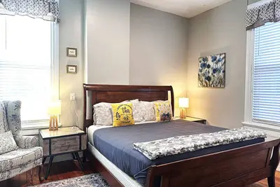 Image de Urban Bloom/King Bed/2TVs/Free Parking/Museums