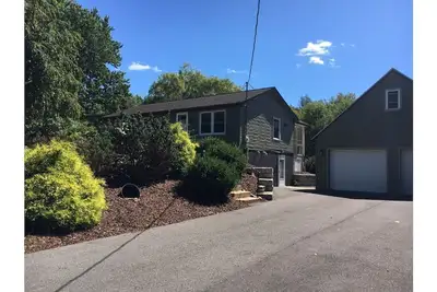 Image de Pretty family house in the heart of the Fingerlakes.