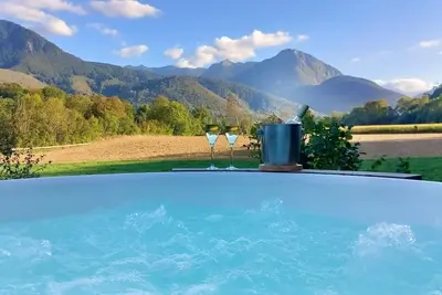 Image de Comfortable gîte with Spa and Pyrenees view *****