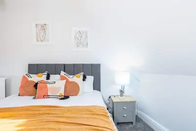 Image de Beautiful top floor Apartment close to the beach and outdoor pool!