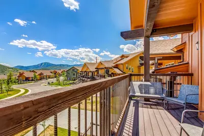 Image de Stunning dog-friendly mountain condo with hot tub, gas grill, & Ac