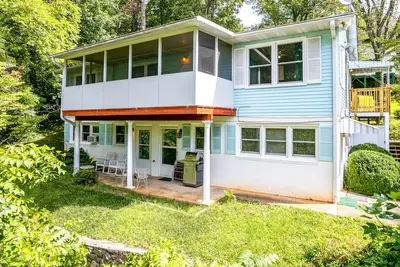 Image de Peaceful mountain lake retreat w/free WiFi & private patio, pool