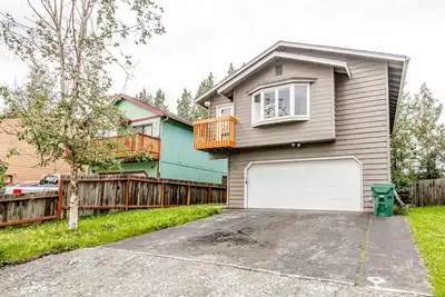 Image de Enchanting dog-friendly home with patio, full kitchen, fast WiFi, & washer/dryer