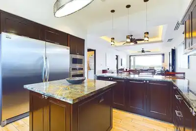 Image de Amazing condo with Ocean View- A couple of minutes from the beach