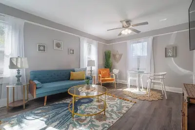 Image de Serene Beachy Bungalow with Large Screened Porch!