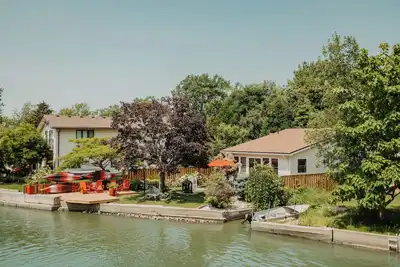 Image de The Cedar House. Minutes from the lake, wineries and golf. www. thecedarhouse. ca