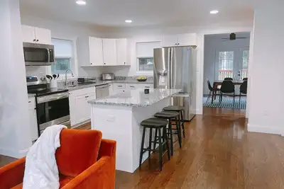 *New* Spacious & Bright Executive Home in the City