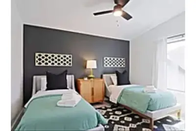 Beautiful, fully furnished, 5 bedroom, 3 bathroom