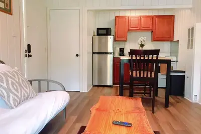 Image de Cozy 1 bedroom apartment historic neighborhood