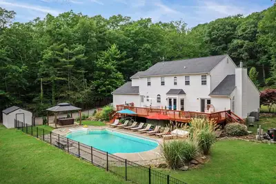 Image de Luxury Poconos Estate, Hot Tub, Game Room, Pets