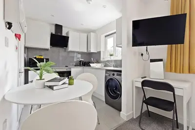 Image de Apartment - Sleeps 5 & Free Parking