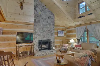 Image de Cozy Cabin with Ada accessible, golfing, hiking, , beach, tennis, and more!