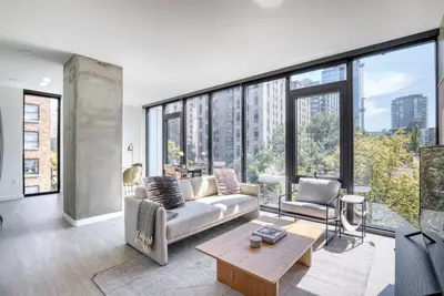 Roomy First Hill 2br w/ Gym & Coworking, by Blueground