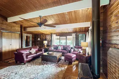 Image de Tranquil home on 1. 82-acres with lanai, free WiFi, W/D, and gas fireplace