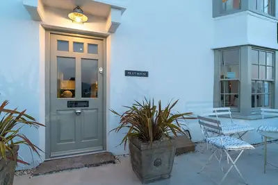 Image de Pilot House - a sea view that sleeps 8 guests in 4 bedrooms