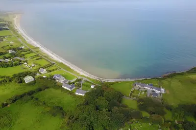 Image de Ty Gwyn - an on the beach that sleeps 6 guests in 3 bedrooms