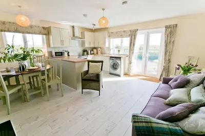 Hideaway -  a dog that sleeps 4 guests  in 2 bedrooms