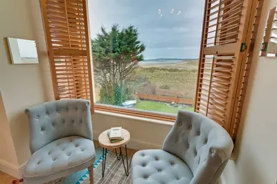 Image de Seaforth - a coastal that sleeps 8 guests in 4 bedrooms