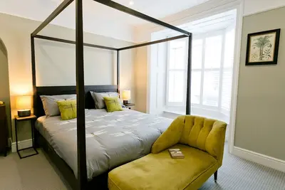 Image de Beau Townhouse - a coastal that sleeps 10 guests in 5 bedrooms