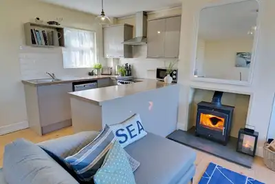 Penrhyn Gwyn -  a sea view that sleeps 4 guests  in 2 bedrooms