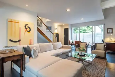 Image de Elwood Village Entertainer