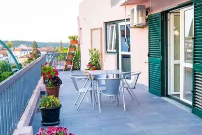 Image de Top floor apartment with incredible outdoor space