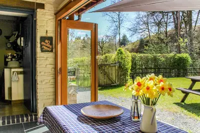 Image de Cosy Eco-Cottage w/ garden stream: mountains & rivers to explore!