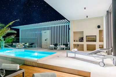 Image de Luxury 5* Villa Pax with heated infinity pool - 8 sleeps