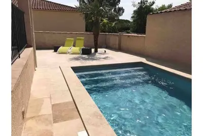 Image de Villa avec piscine chauffée en bordure du centre ville