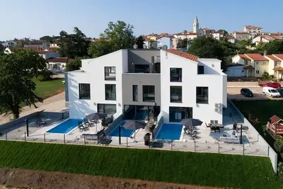 Casa Bura - Premium vacation home with heated pool in Funtana