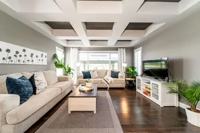 Image de ★Amazing Luxe Home★Ac☀️Huge Yard🌴FirePit🐶Friendly