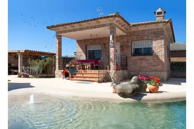 Image de Charming rural house for 4 people, parking, porch, barbecue and swimming pool.