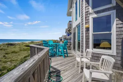 Image de Oceanfront Home w/ Private Pool, Ev Charger, Hot Tub, Tiki Bar, and Game Room