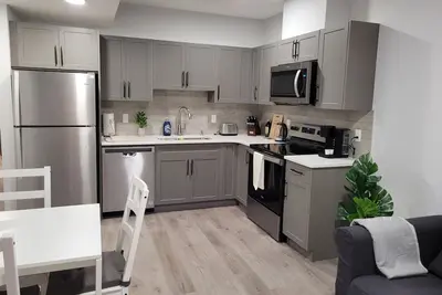 Image de Affordable Luxury – 2-Bedroom Suite in Wolf Willow, Calgary!