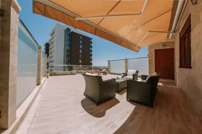 Image de Studio with Terrace #3