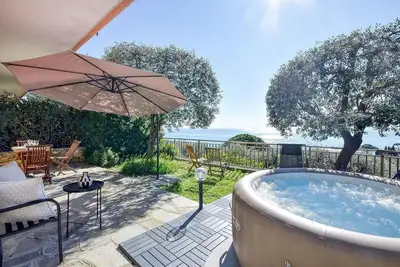 Image de Bel appartement Ă Recco avec jacuzzi