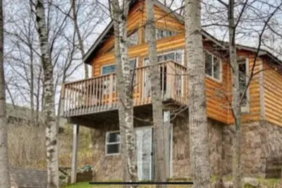 Image de Pontoon Onsite for Rent - Lakefront cabin on 1700 acre lake by Atv trails